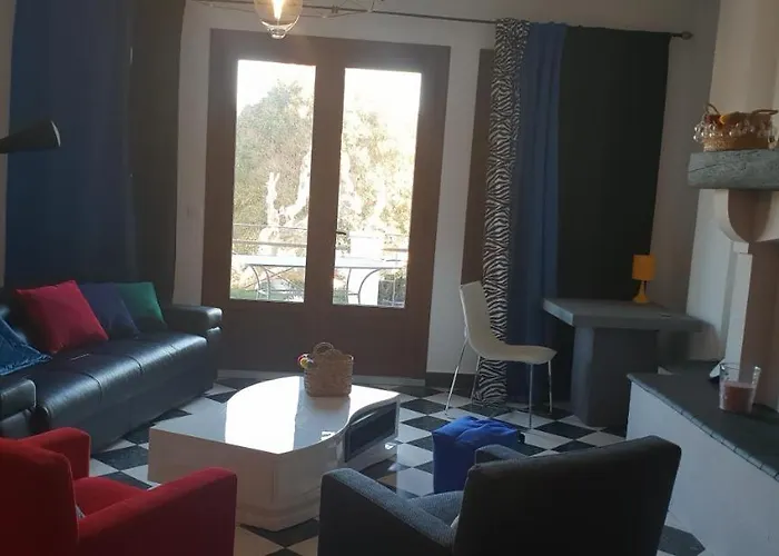 Casa de Férias Mas Tareau Le Damier Beaucaire (Gard)