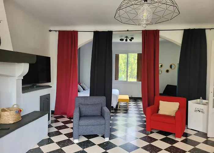 Casa de Férias Mas Tareau Le Damier Beaucaire (Gard)